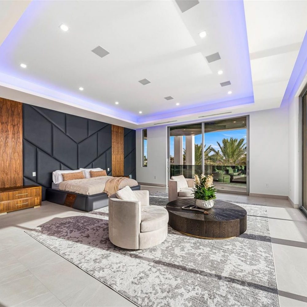 Custom Accent Walls for Stylish Miami Living Spaces