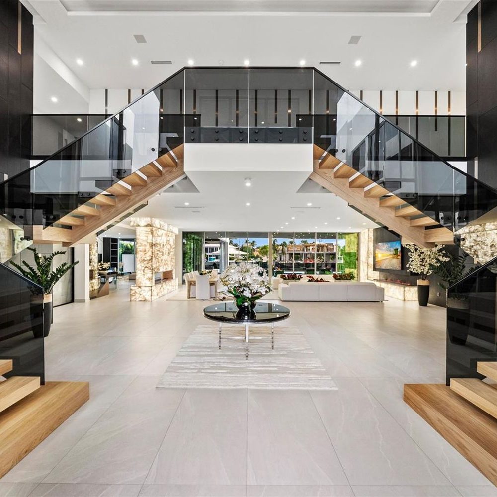 Elegant Bedroom Designs for Luxurious Florida Homes